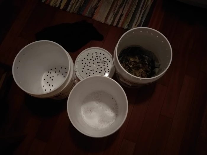 worm bin taken apart
